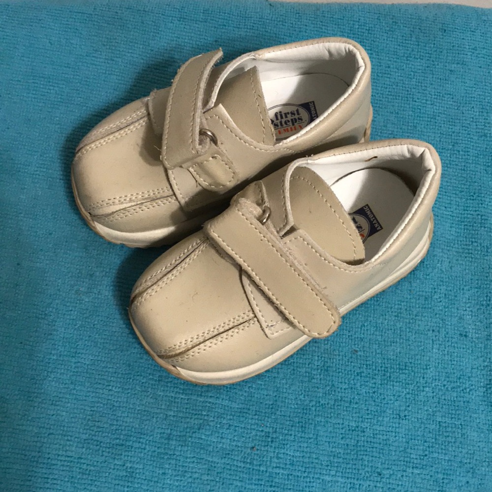 💥3/$40💥Toddler shoes